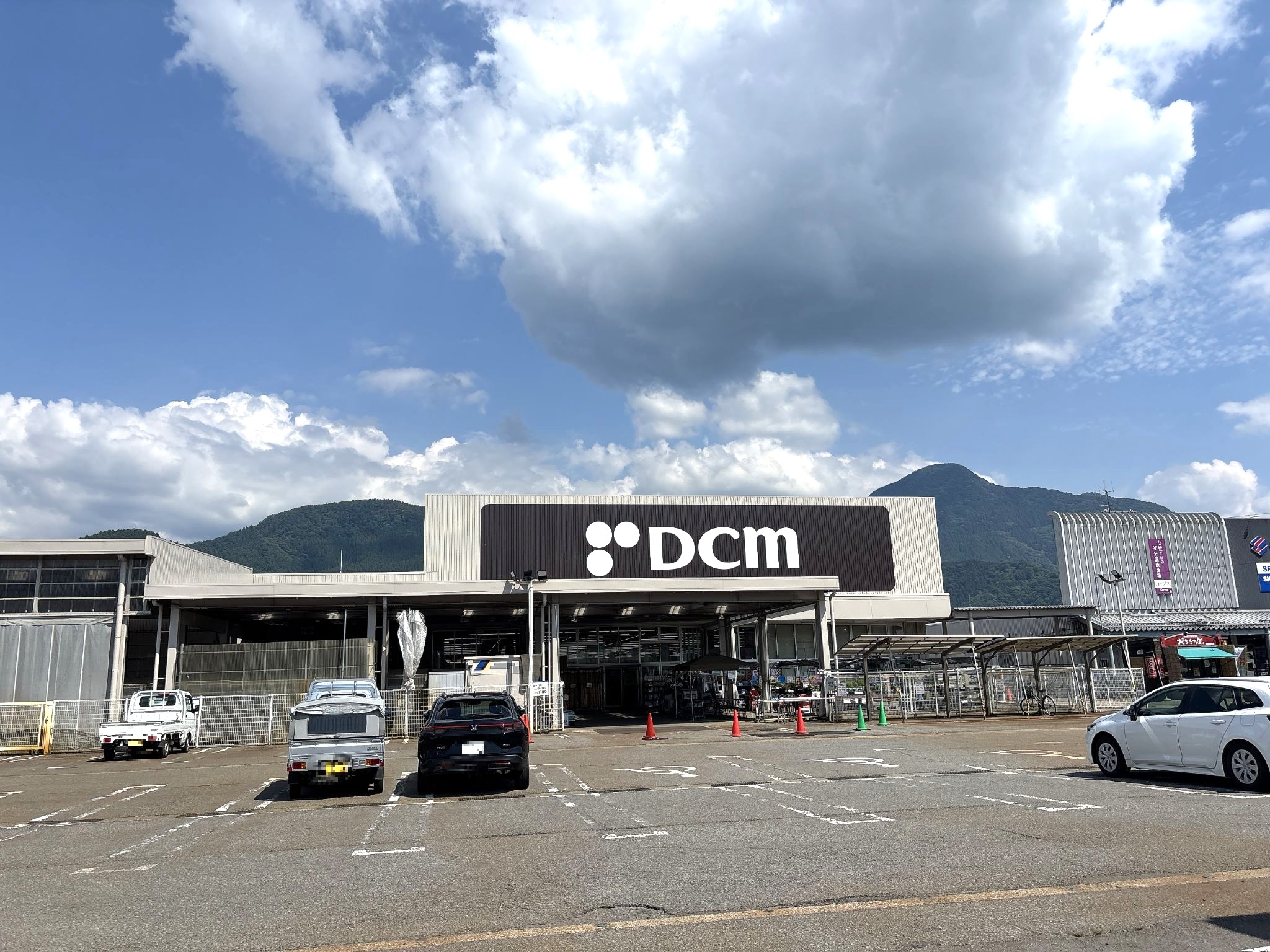 DCM飯山静間店